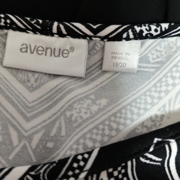 Sheer Back Black Top / Size 2X / EUC - Picture 6 of 9